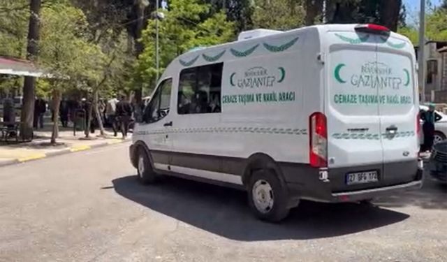 Komşusu tarafından bıçaklanan genç hayatını kaybetti