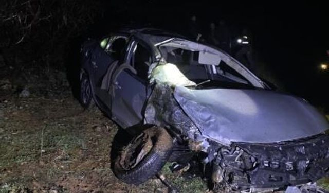 Diyarbakır'da cenazeye giden otomobil şarampole devrildi: 4 yaralı