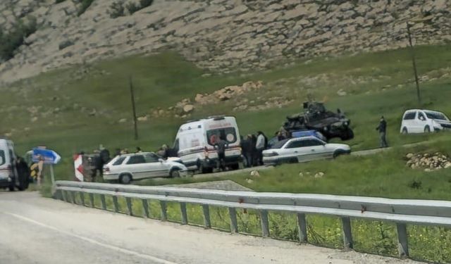 Diyarbakır'da iki araç çarpıştı: 5'i öğrenci 6 yaralı