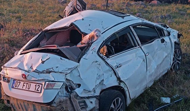 Takla atan otomobilde 2'si bebek 5 kişi yaralandı