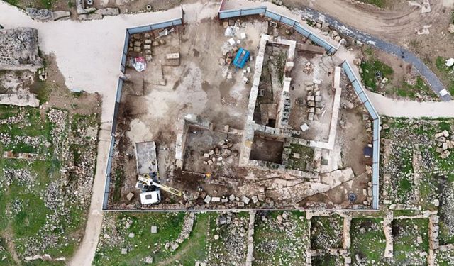 Zerzevan Kalesi'nde restorasyon çalışmaları devam ediyor
