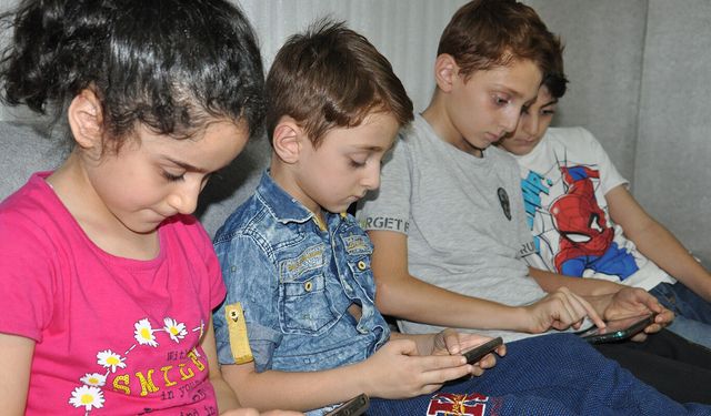 Sosyal medya bağımlılığı 12 yaşa kadar düştü (!)