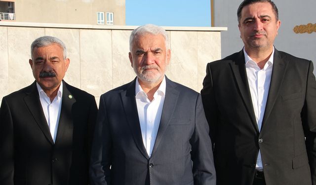 Yapıcıoğlu: İslam ümmeti vahdeti gerçekleştirmezse bu acılar sürecek