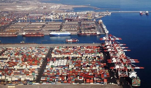 ABD ablukası kalktı, ilk konteyner gemisi İran limanına ulaştı