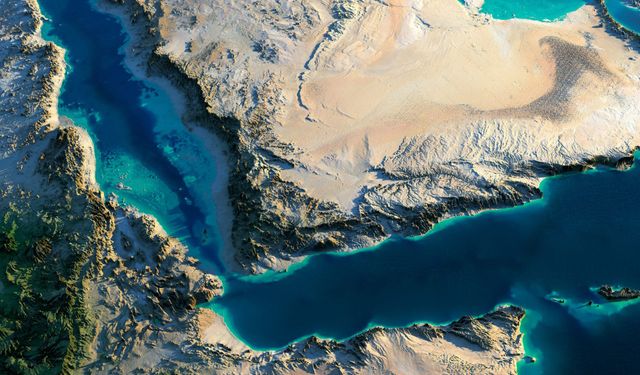 Yemen kıyısında ticari gemiye silahlı saldırı