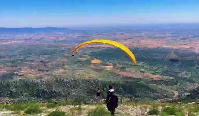 Cudi Dağı'nda gökyüzüne adrenalin yolculuğu