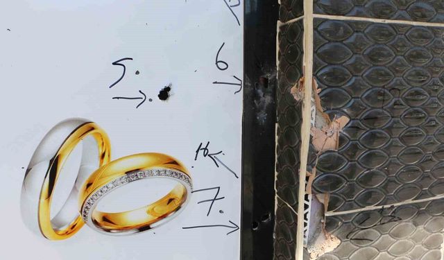 Diyarbakır'da kuyumcuya 16 el ateş edildi