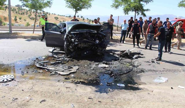 Şırnak'ta trafik kazası: Öğretmen hayatını kaybetti, 3 kişi yaralandı