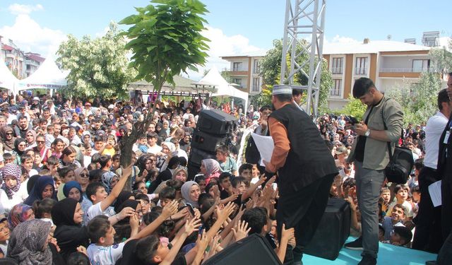 Celal Karatür Bingöllülere ilahi ziyafeti sundu
