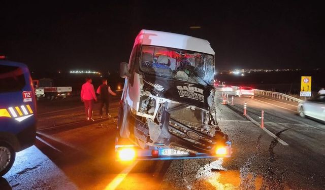 Diyarbakır'a sınır ilçede minibüs ile arazöz çarpıştı: 8 yaralı
