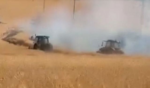 Diyarbakır'da buğday tarlasında yangın! Köylülerin müdahalesi faciayı önledi