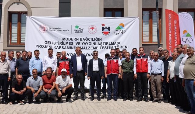 Diyarbakır'da çiftçilere 11,4 milyon liralık destek: Modern bağcılık ekipmanları dağıtıldı