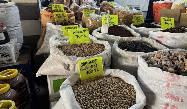 Diyarbakır'da kuruyemiş pazarına yoğun ilgi