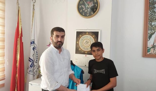 Diyarbakır'da umre ödüllü yarışmada dereceye girenler ödüllendirildi