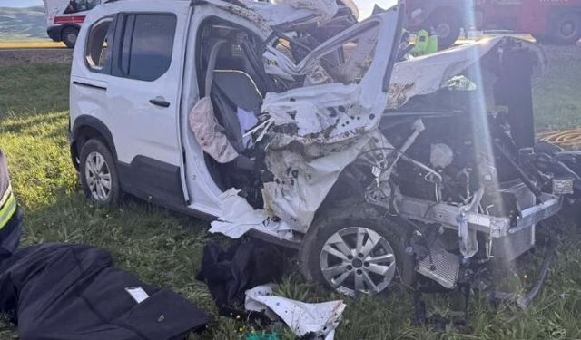 Erzurum'da feci kaza: Bebek dahil 3 ölü, 4 yaralı