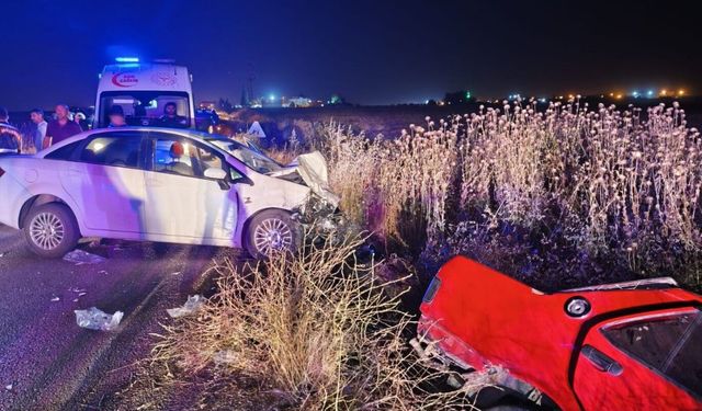 Mardin'de iki otomobilin çarpıştı: Bir ölü 4 yaralı