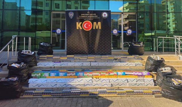Kamyonetteki araç lastiklerinden 20 bin paket kaçak sigara çıktı