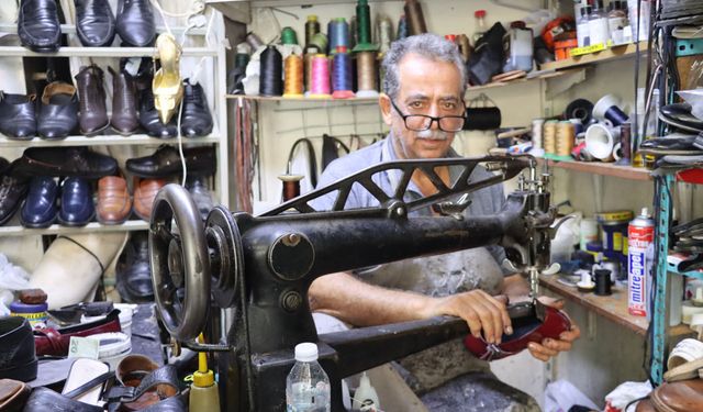 53 yıllık kundura ustasından ailelere çağrı: Çocuklar mutlaka bir meslek öğrensin