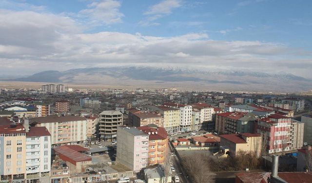 Doğubayazıt'ta Elektrik Kesintisi Hayatı Felç Etti
