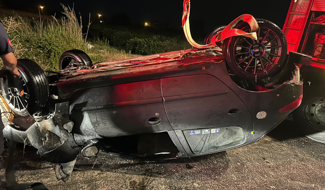 Adana'da sulama kanalına devrilen otomobilin sürücüsü hayatını kaybetti