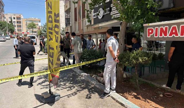 Eniştesinin berber dükkanını tüfekle bastı: 4 yaralı