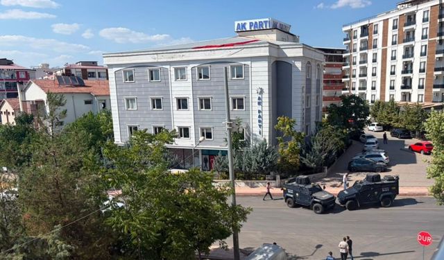 Fünye ile patlatılan şüpheli çantadan bakın ne çıktı?
