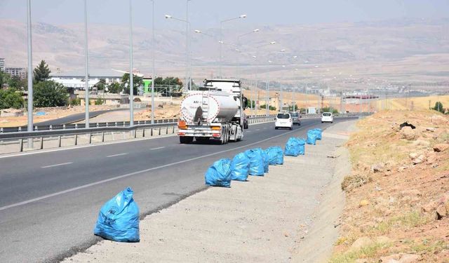 Siirt'te çevre yolunda kapsamlı temizlik mesaisi