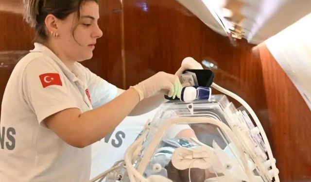 Şırnak'ta ambulans uçak 4 aylık kalp hastası bebek için havalandı