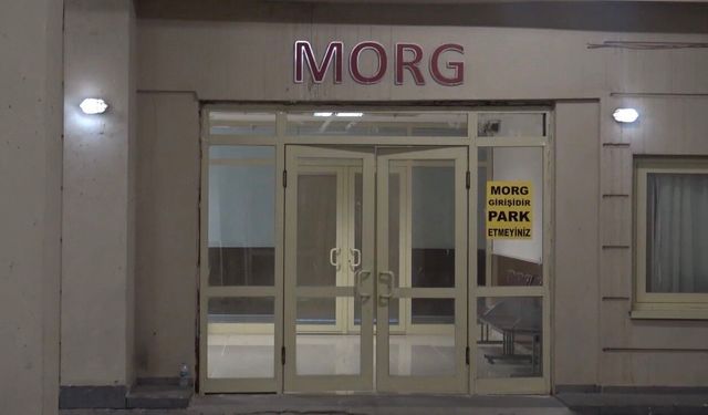 Tırın altında kalan işçi hayatını kaybetti