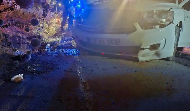 Bingöl-Elazığ kara yolunda iki otomobil çarpıştı: 2 yaralı
