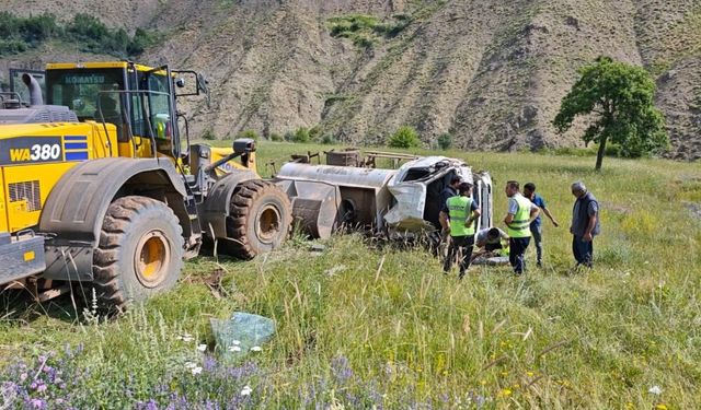 Bingöl'de su tankeri devrildi: 2 yaralı