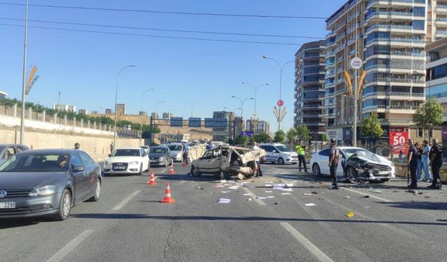 Şanlıurfa'daki zincirleme kazada bir kişi yaralandı