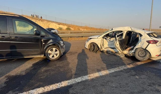 Diyarbakır'dan yola çıktılar: Feci kazada 2 ölü; 2'si ağır 8 yaralı