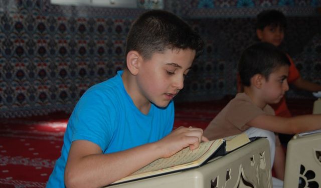 Öğretici ve eğitici yaz Kur'an kursları çocuklarınızı bekliyor