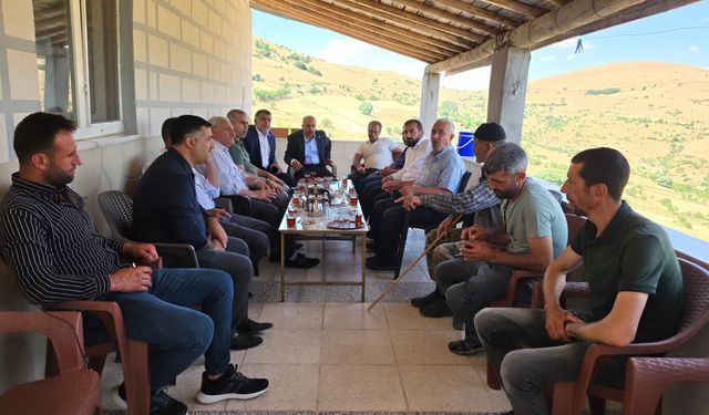 HÜDA PAR Elazığ'da çiftçilerin sorunlarını yerinde dinledi