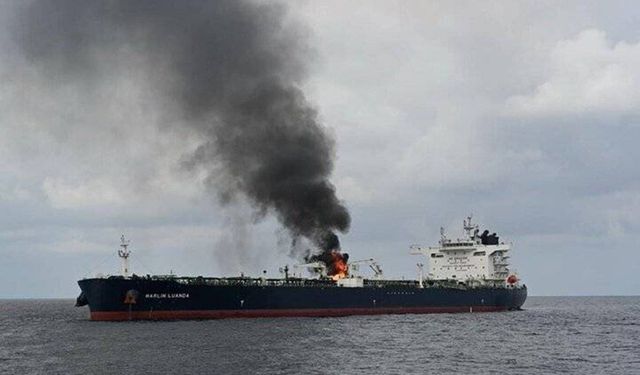 Hürmüz Boğazı'nda kural ihlali yapan gemide patlama ve yangın