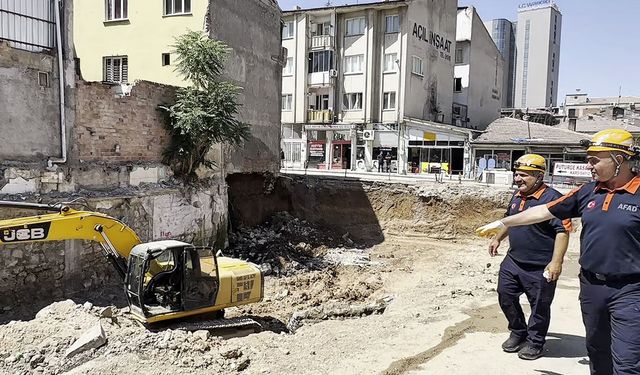 Malatya'da inşaat kazısı sırasında toprak kayması