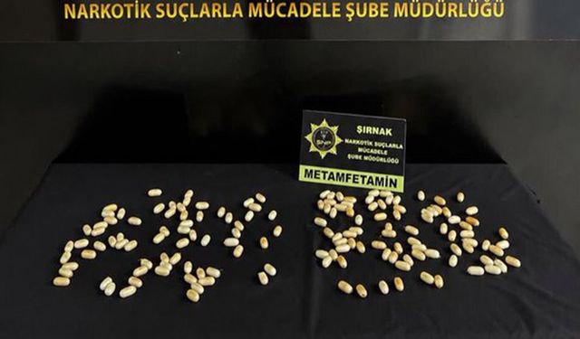 Midelerinde zehir taşıyan 2 kişi yakalandı