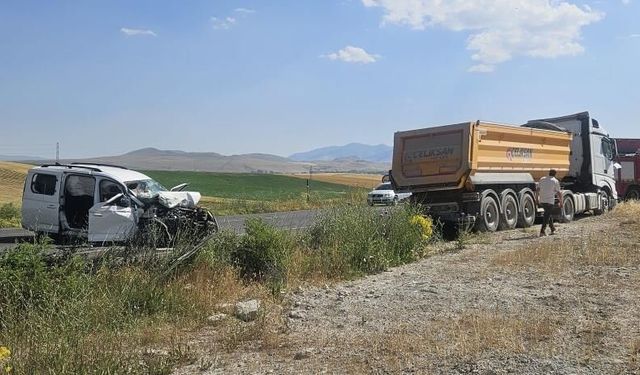Muş'ta feci kaza: 2 ölü, 2 yaralı