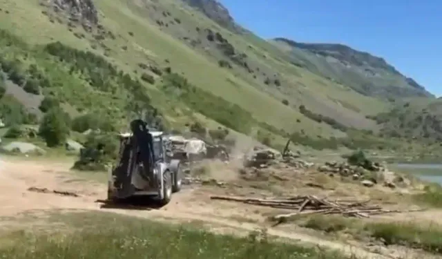 Nemrut kalderası’nda kaçak yapılara yıkım