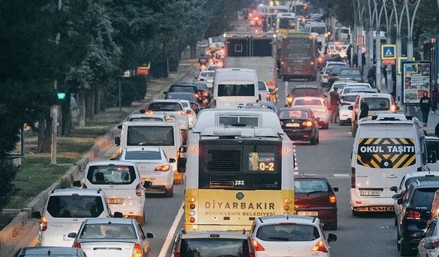 Diyarbakır'da gece yarısı tabelalar değişti: Zam geldi!