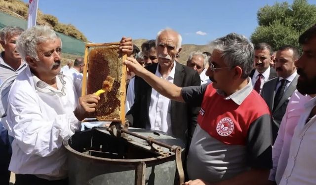 Adıyaman'da arıcılar hasat için bir araya geldi