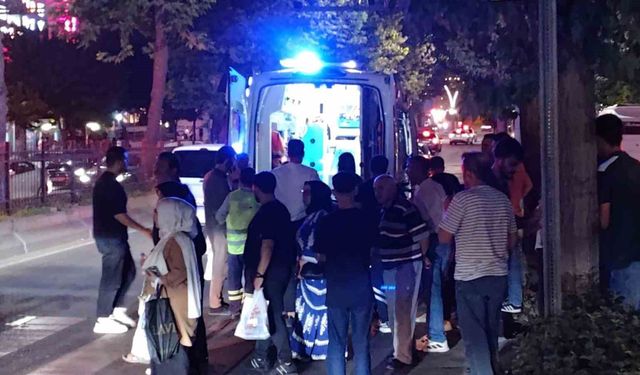 Diyarbakır Caddesi'inde oldu: Genç kıza yaya geçidinden geçerken iki araç çarptı