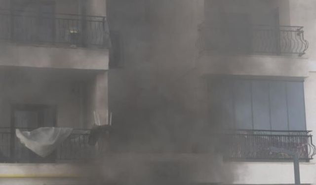 Elazığ'da bina yangını: 16 kişi kurtarıldı