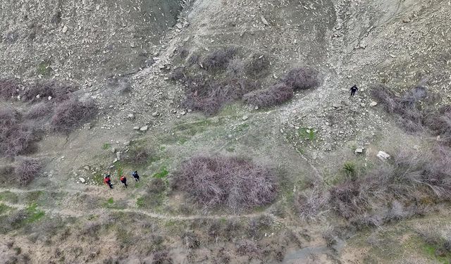 Kayıp olarak aranan şahıs mağarada bulundu