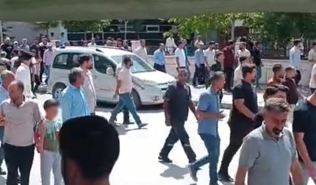 Van'da aile kavgası: Polis TOMA ile müdahale etti