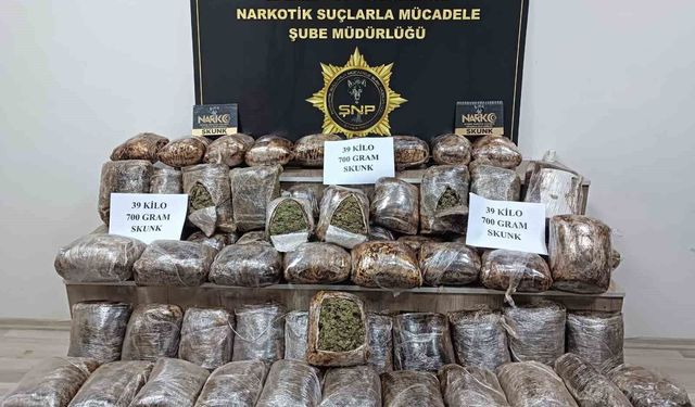 Yolcunun valizinden 39 kilo 700 gram uyuşturucu çıktı