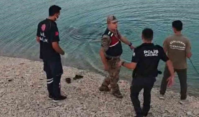 Yüzmek için baraj gölüne giren genç boğuldu