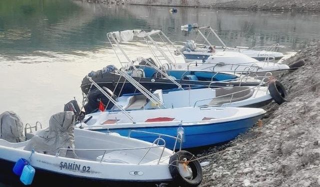 Zabıtanın uyarısının ardından teknecilerden liman çağrısı