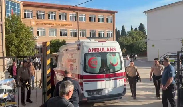 Manisa'da okul çevresinde silahlı saldırı: Yaralılar var